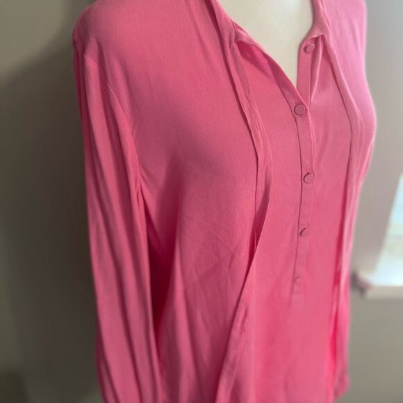 Diane von Furstenberg Tie Neck Blouse 4
Pink Oversized - Picture 13 of 13